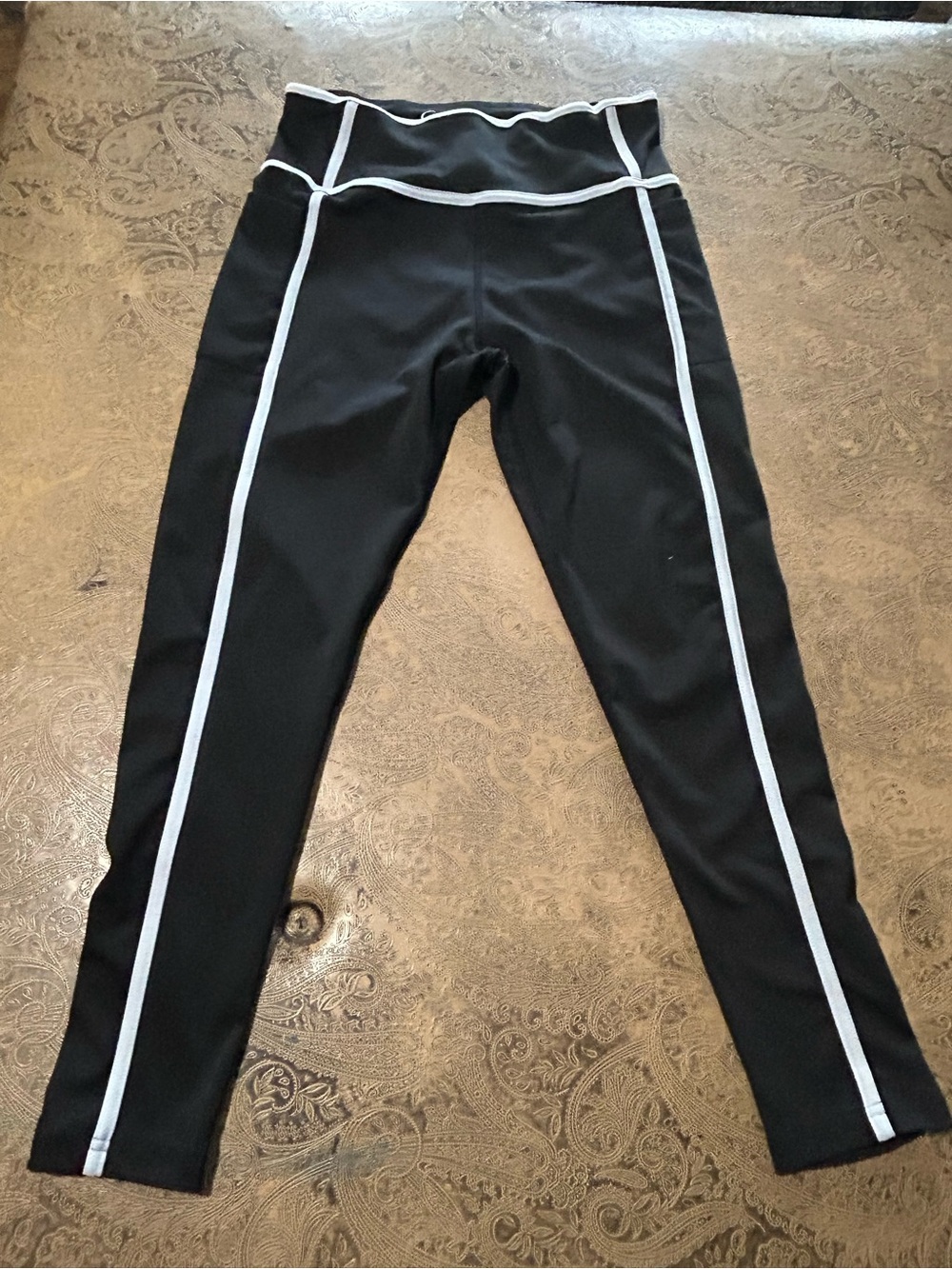Jessica Simpson Active Leggings with White Piping